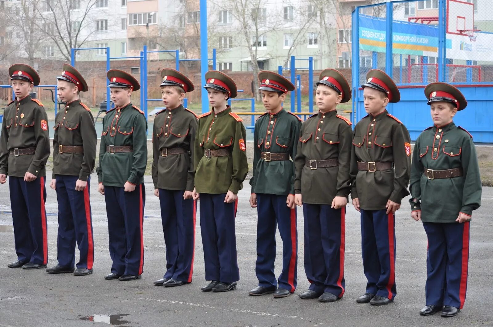 Казачьи кадетские классы. Казачья кадетская школа Омск. Казачий кадетский класс. Форма Омского казачества. Казаки кадетский класс.