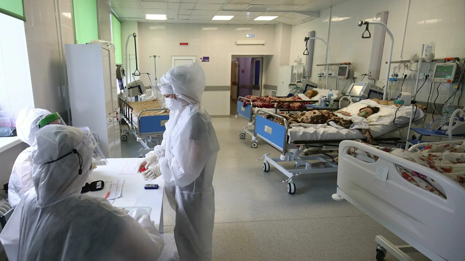 5 новых случаев. Омикрон коронавирус. Больницы в регионах России. Много операций в госпитале в Москве.