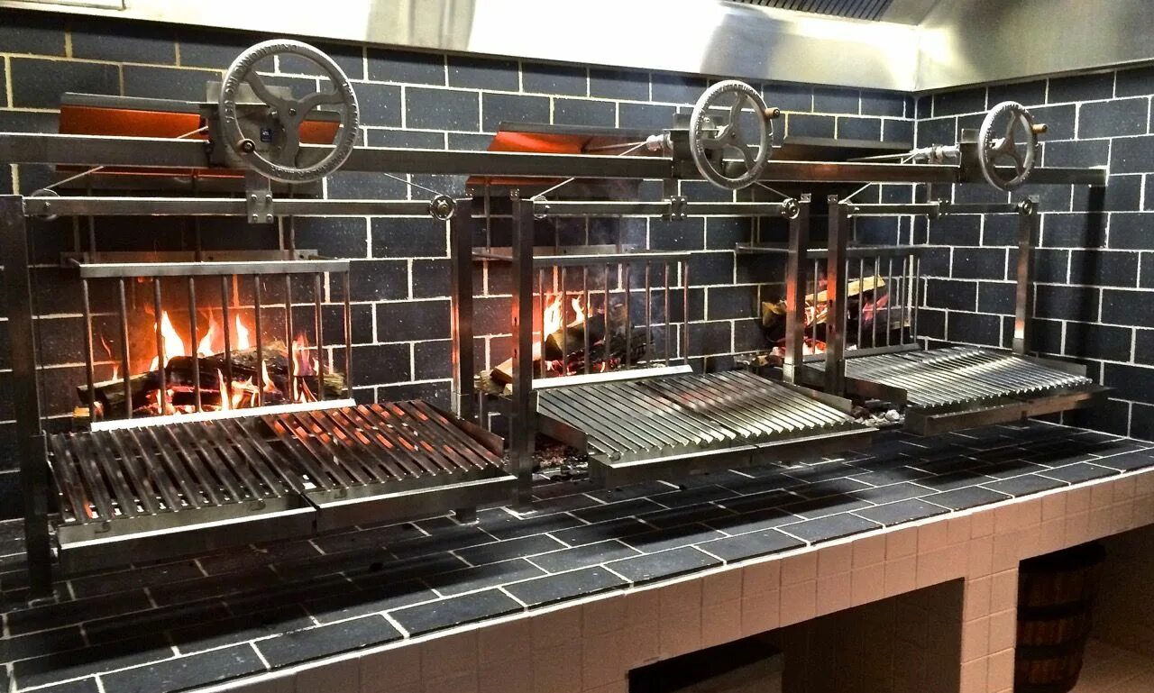 Шашлык на плите. Гриль-мангал Josper Basque Grill PVJ-076-1 — индивидуальный. Мангал barbacoa. Grillworks мангал. Гриль-мангал Josper PVJ-50-2-1-CT.