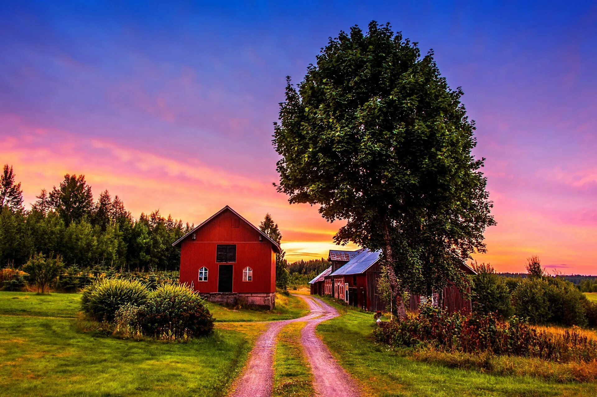 It is beautiful country. Деревенский домик. Пейзаж с домом. Домик на природе. Пейзаж деревни.