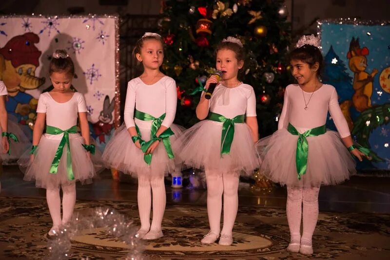 молдавская игра хоровод с подснежниками видео. детский танец подснежники. танец подснежников в детском саду. танец подснежников. танец подснежников.