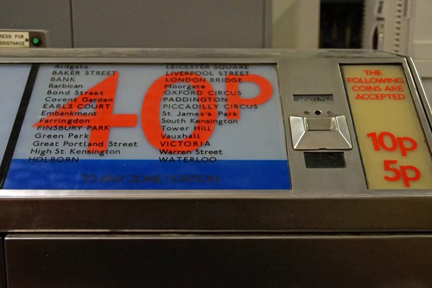 Ticket machine. London underground ticket. london underground билеты. london underground ticket seller.