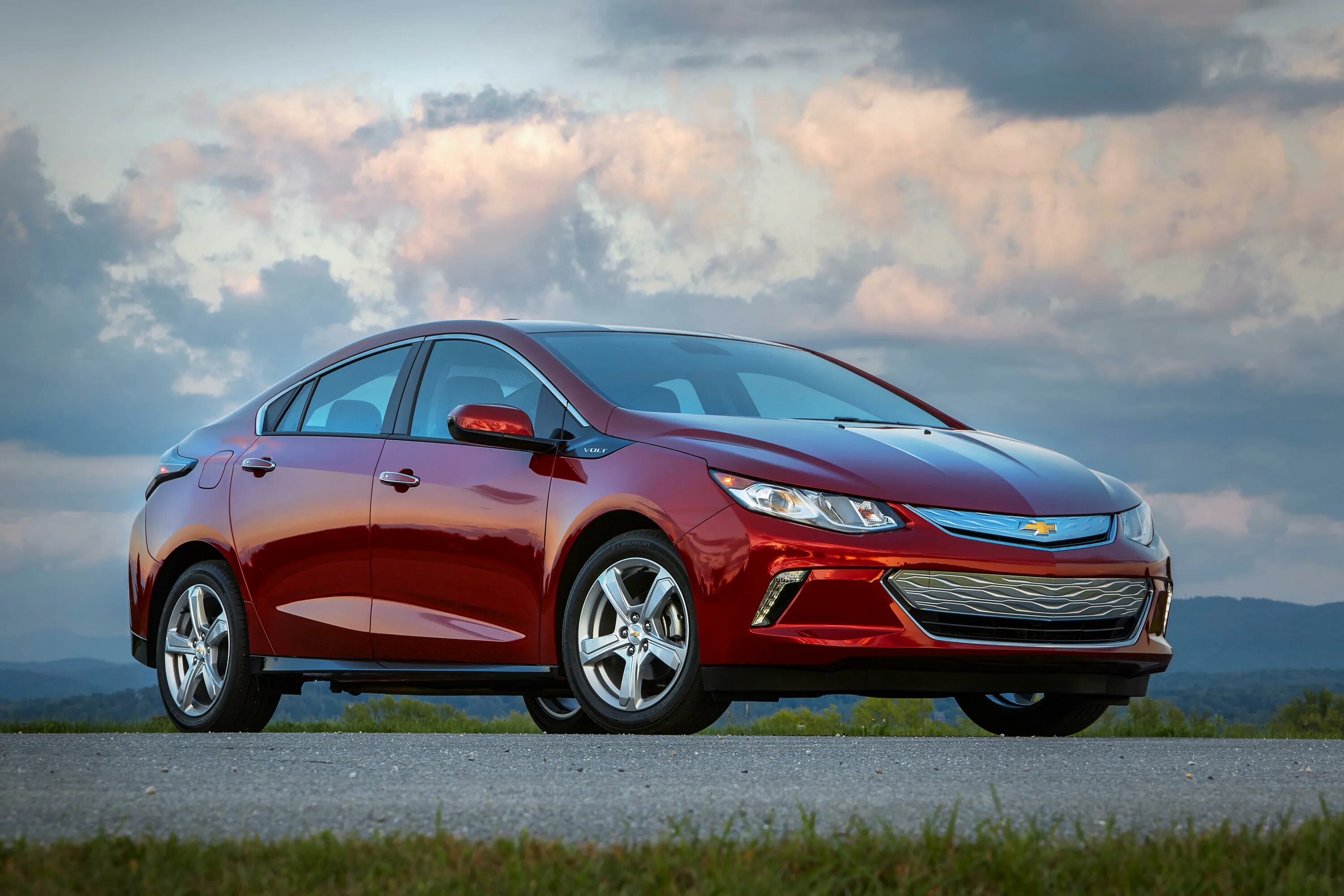 Вольт гибрид. Chevrolet Volt 2021. Шевроле вольт гибрид. Chevrolet Volt 2020. Шевроле вольт 2020.