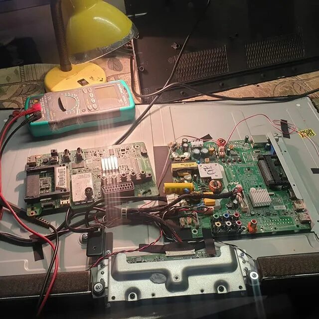 Lg 22 сгорела микросхема памяти. Телевизор индикатор моргает. Stv-lc1925wl. Stv-lc1925wl. Stv-lc40t440fl.