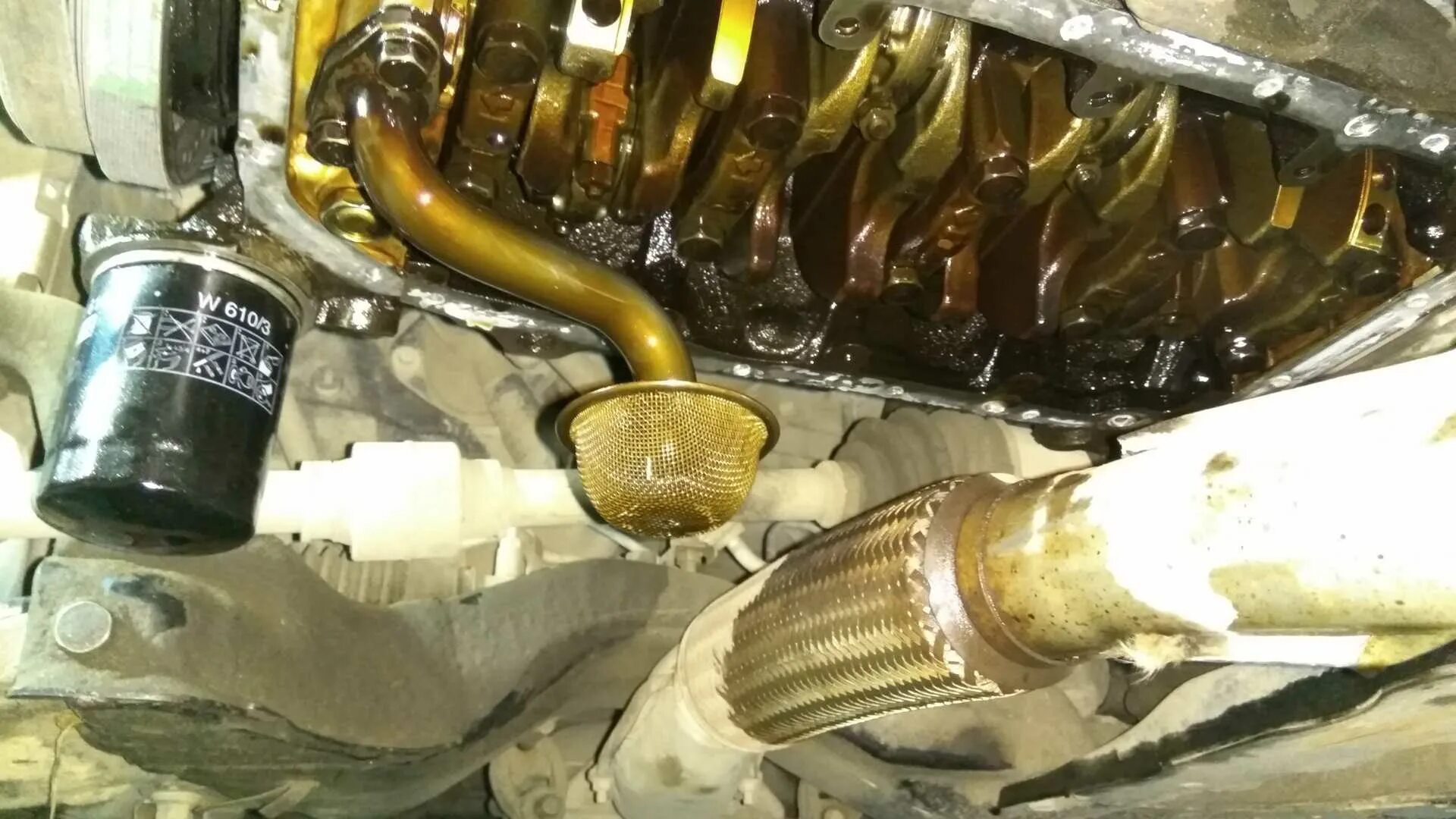 Устранение течи масла через поддон картера двигателя лифан х60. Пробка сливная раздатки соболь 4х4. 2. Змз 402 пробка масляной магистрали задняя течь масла. Сильная течь масла.