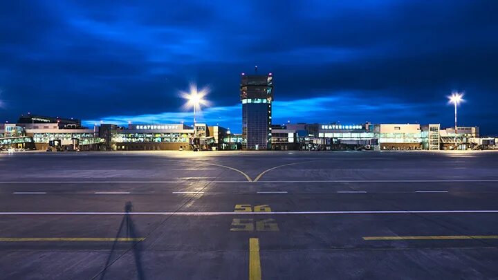 Кольцово душанбе. Аэропорт екб кольцово. ночной аэропорт кольцово. старый аэропорт екатеринбург кольцово. аэропорт кольцово екатеринбург ночью.