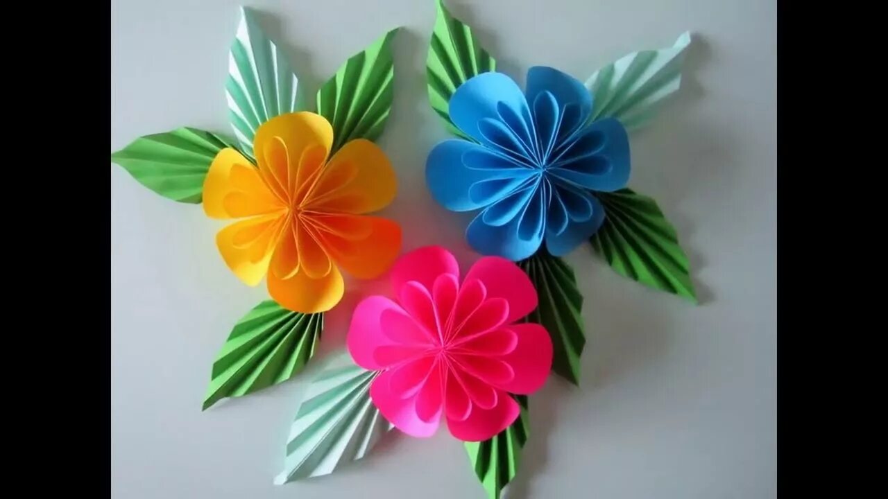 Цветы из бумаги техника. Цветы из цветной бумаги. Поделки из бумаги цветы. Объемные цветы из бумаги. Объемные цветы из цветной бумаги.