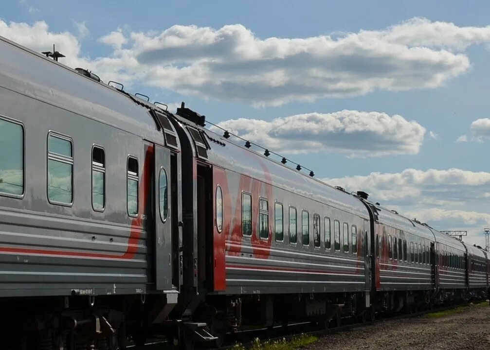 Киров кот поезд. Поезд вятка киров. Поезд киров владимир. Киров кот поезд. Фирменный поезд вятка.