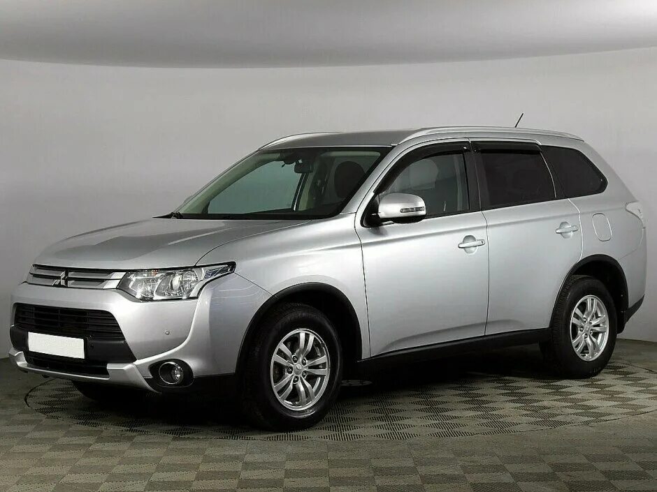 Аутлендер купить бу в россии. Mitsubishi Outlander 2014. Mitsubishi Outlander III 2014. Митсубиши Аутлендер 2014. Mitsubishi Outlander 2.4.