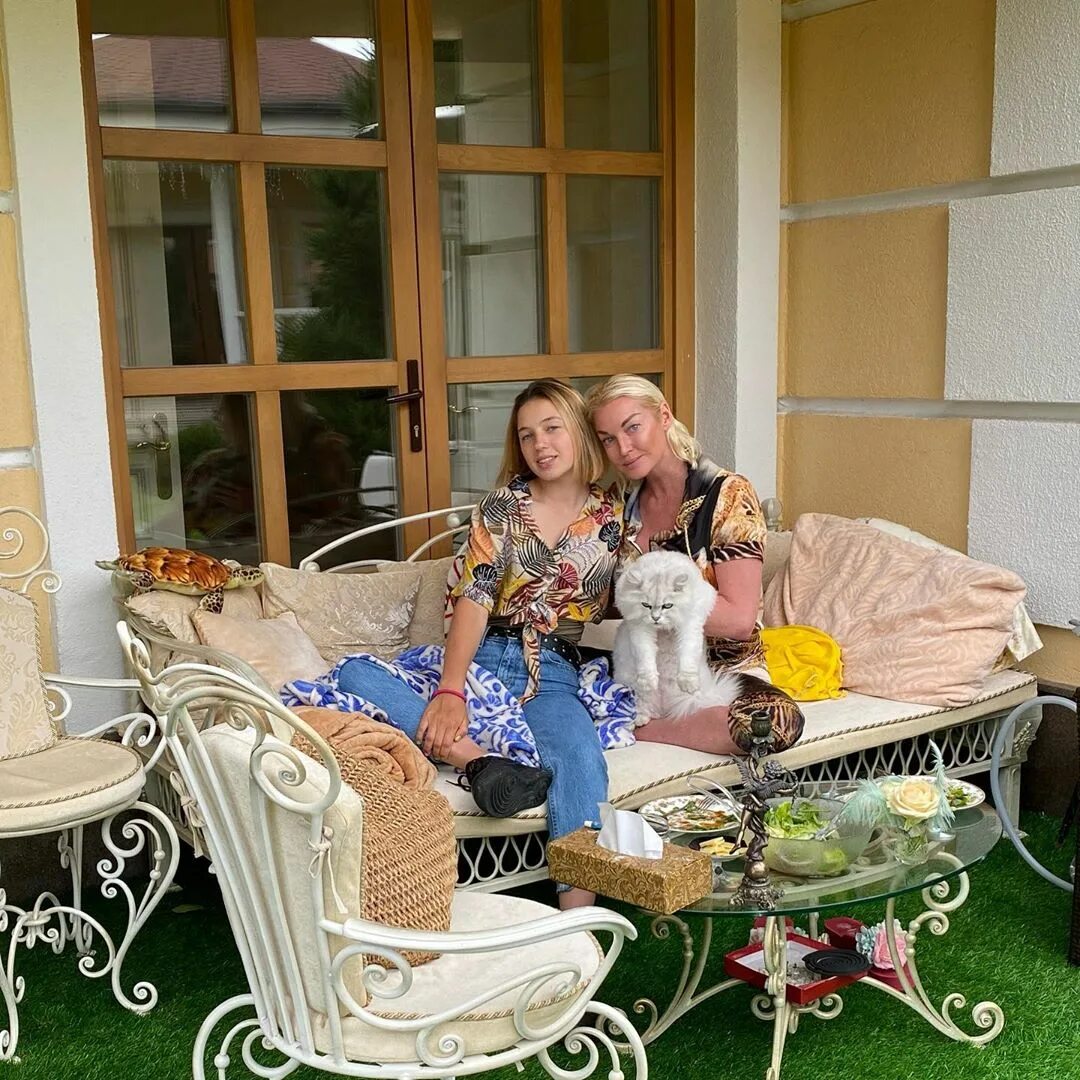 ариадна волочкова. анастасия волочкова с дочкой ариадной. дочь анастасии волочковой. ариадна волочкова. ариадна волочкова 2020.