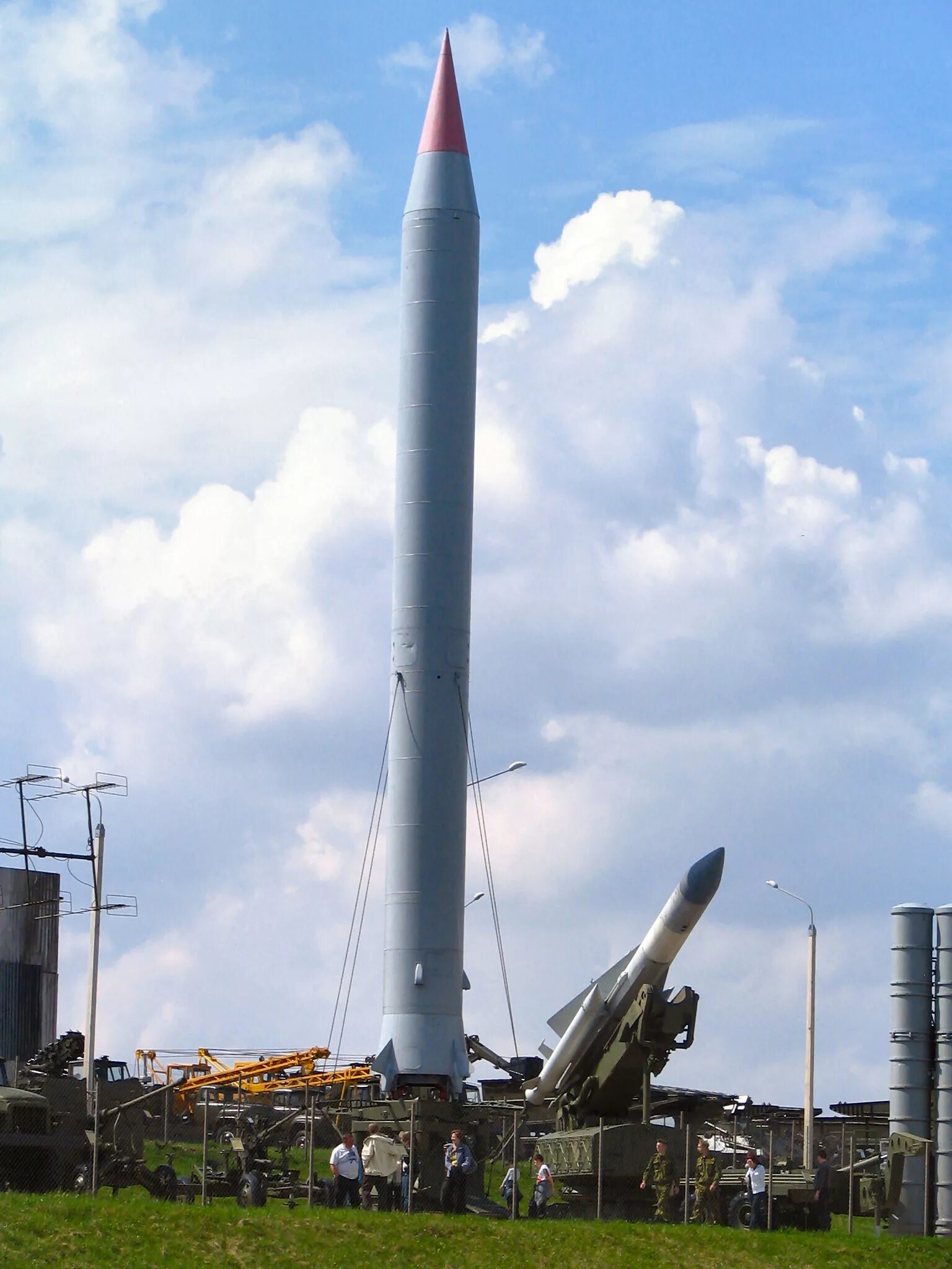 Ракета сс. Баллистическая ракета средней дальности р-12 (. Ракета р-12(8к63,SS-4,Sandal). Ракетный комплекс р-12 (8к63, SS-4, Sandal). Советская баллистическая ракета р12.