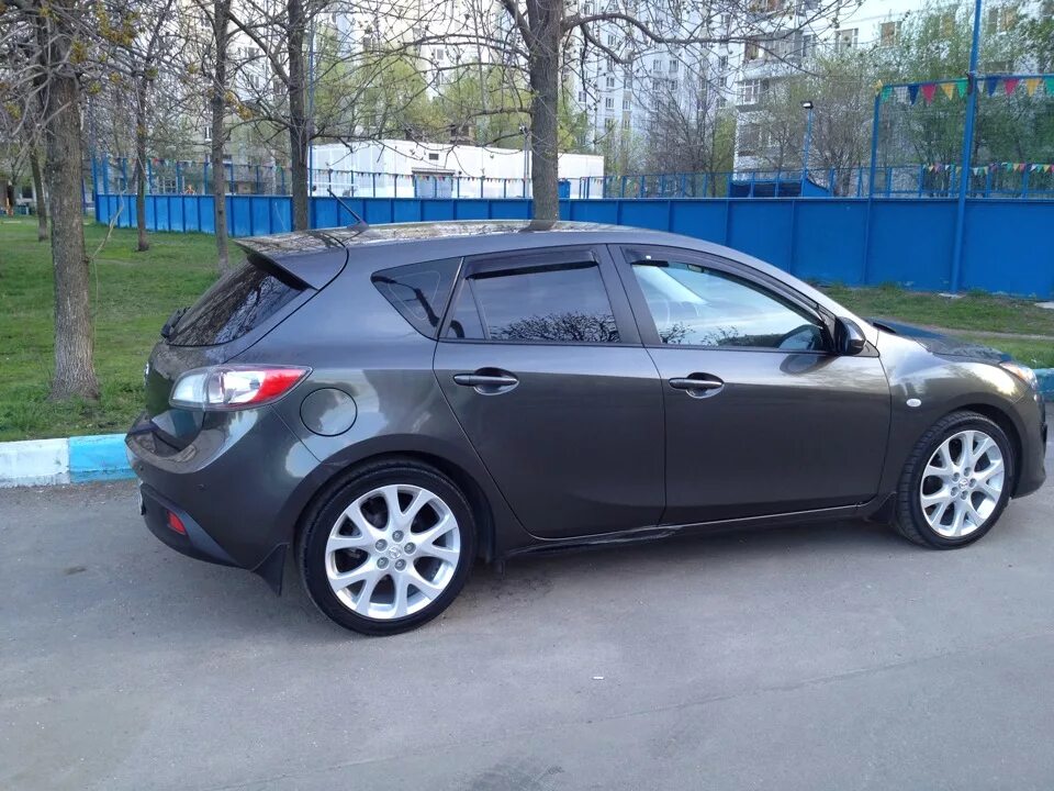 Краска мазда 3. Mazda 3 темно серый. Мазда 3 темно серая. Краска Mazda 3 BL 38 L. Мазда 3 графит.