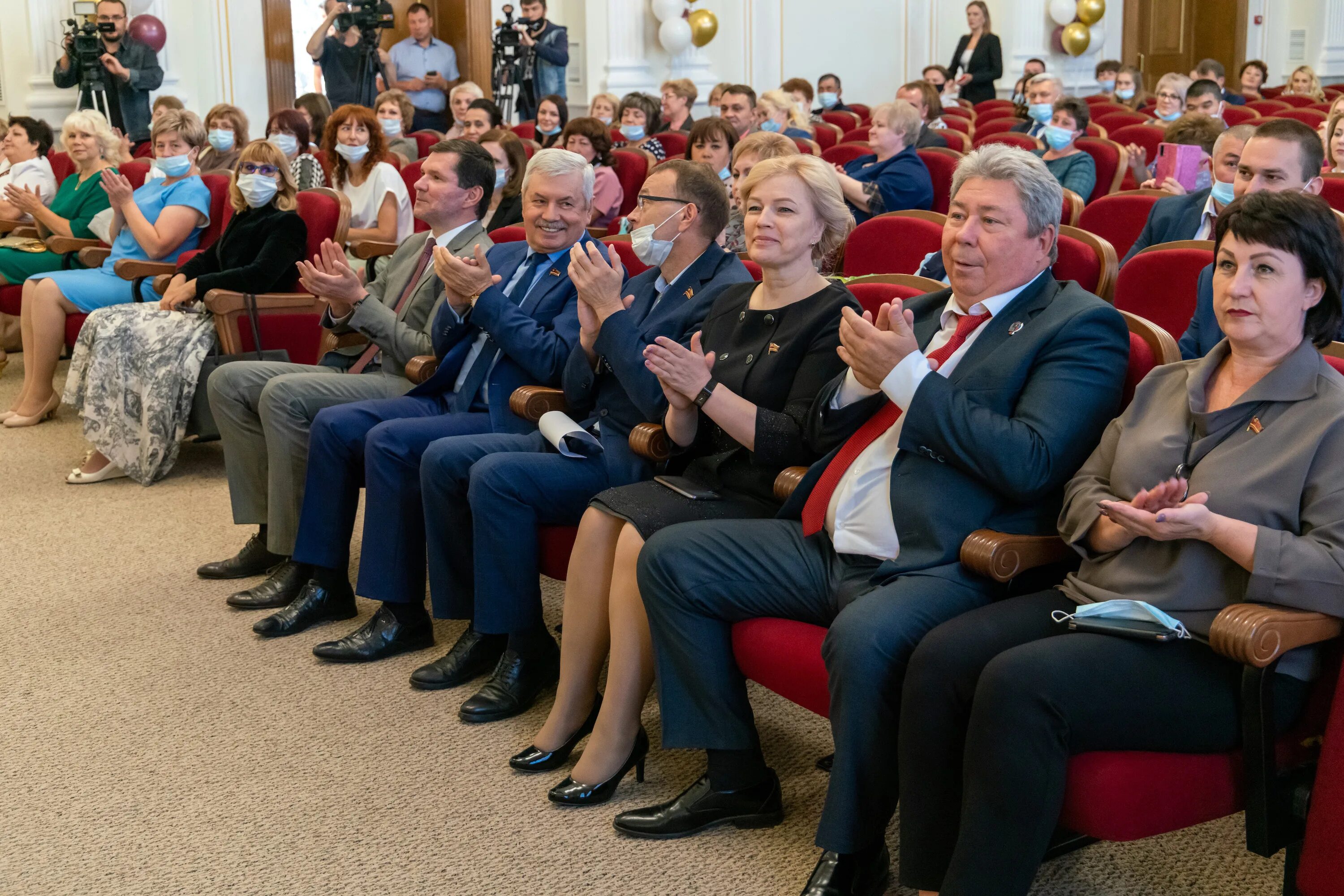 Награды законодательного собрания. Премия Заксобрания Челябинской области. Награды ЗСО Челябинской области. Премия Законодательного собрания Челябинской. Премия ЗСО В сфере социальной.