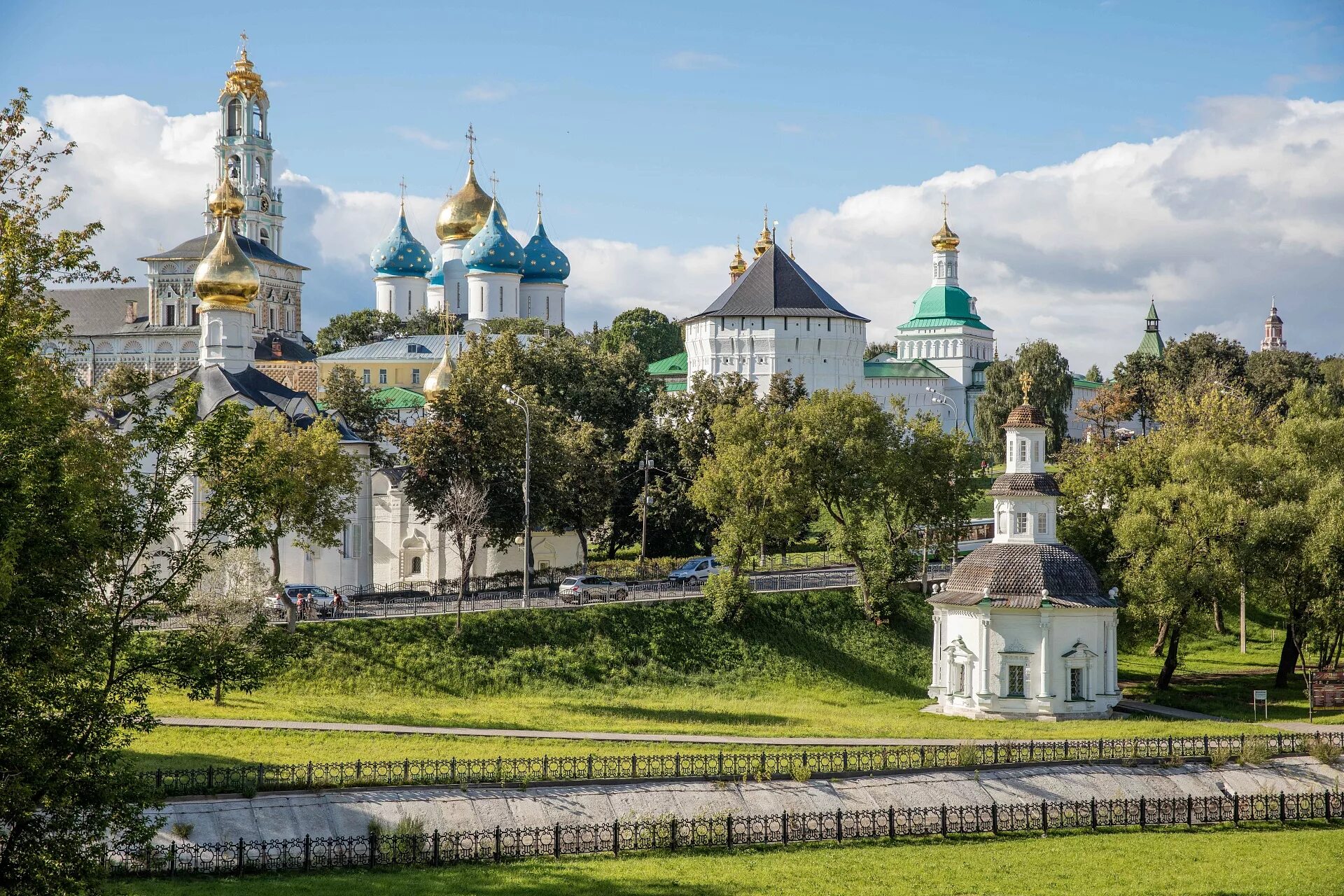 Троице-Сергиева Лавра ,Новоиерусалимский монастырь. Московская область. Московская область картинки. Российский Московская область.