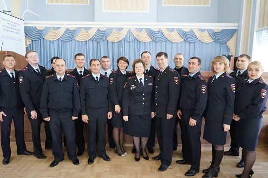 Пдн мариинск. Работники пдн. Пдн старший инспектор елена лысенко. Форма инспектора по делам несовершеннолетних. Инспектора пдн милиции.