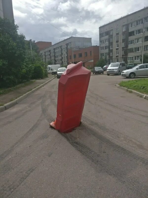 Дежурный по городу флаг. Дежурный по ленобласти. Дежурный по ленобласти. Служба сцб московского метрополитена. Дежурный по ленобласти.