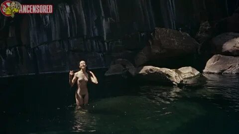 Дженни Агуттер nude pics.