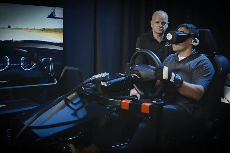 VR DTX автосимулятор. Класс виртуальной реальности. Виртуальная реальность езда. VR водитель.