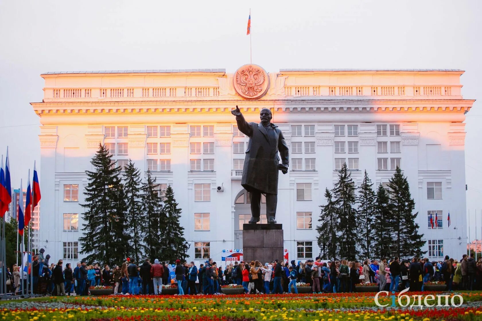 Годовщина кемерово. Город Кемерово площадь советов. Главная площадь Кемерово. Кемерово столица Кузбасса. Площадь Ленина Кемерово.