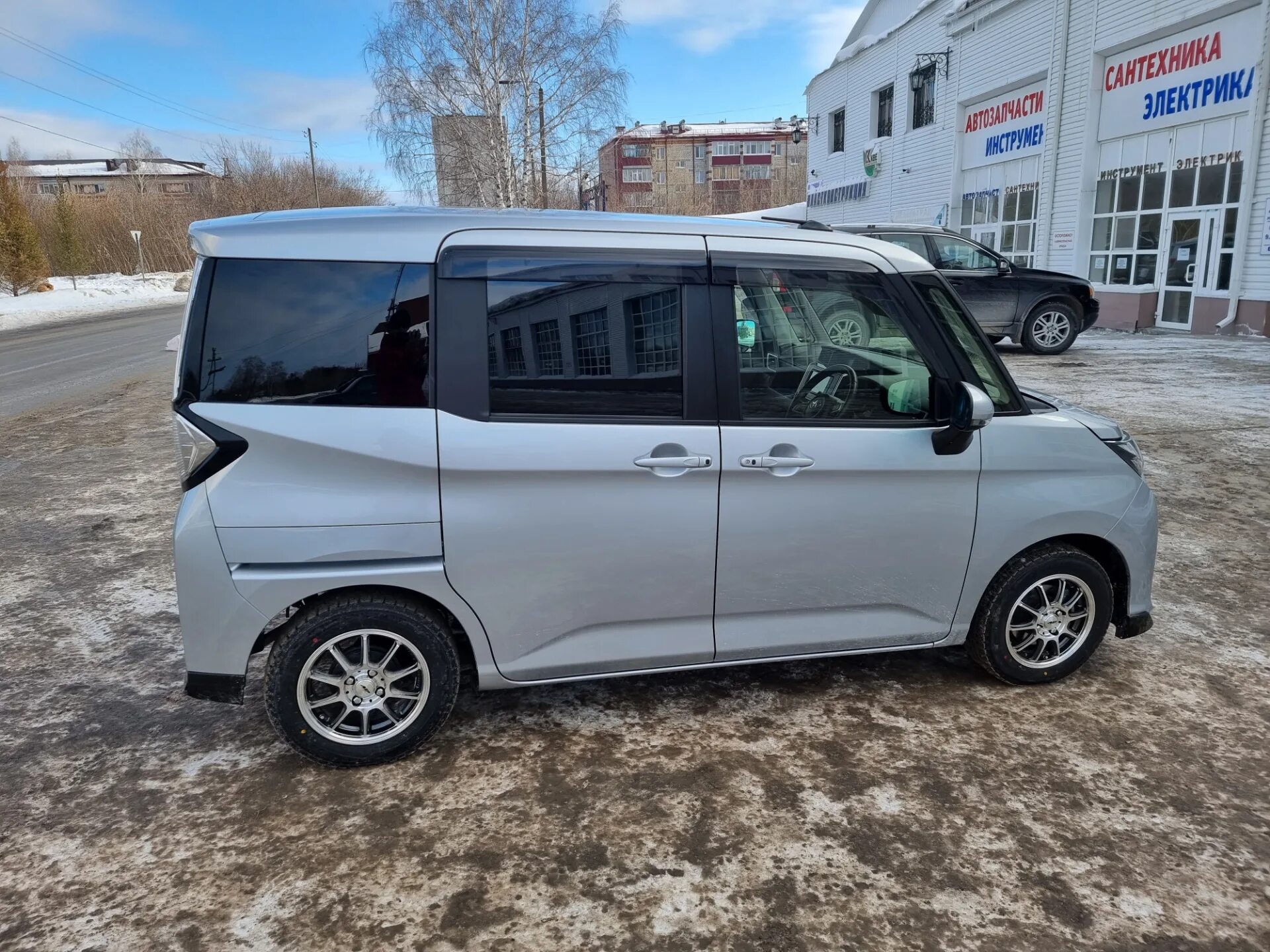 2018 TOYOTA TANK Num. ref.0100889667 Used Cars for Sale PicknBuy24.com