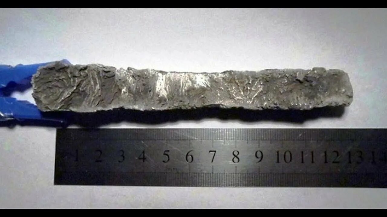 Гривна новгородская полтина. Прусская гривна самбийская. Полтина новгородская с клеймами. Гривна в древней руси это. Новгородская гривна 13 век.