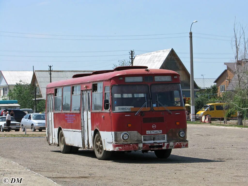 Николаевский район село ленинское. ЛИАЗ 677 Волгоград. ЛИАЗ 677 Камышин. Вокзал Николаевск Волгоградская область. Автовокзал Николаевск Волгоградская область.