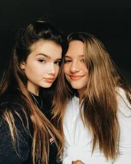 С ней с сестрой