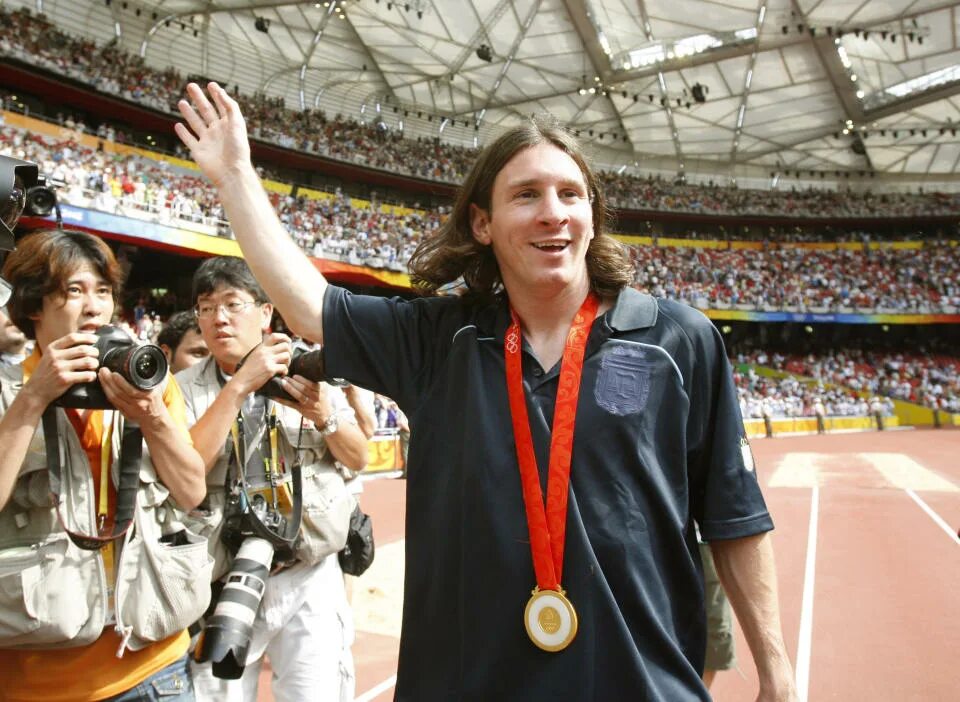 Аргентина олимпийский чемпион по футболу 2008. Аргентина олимпийский чемпион по футболу 2008. Аргентина олимпийский чемпион по футболу 2008. Месси олимпийский чемпион. Аргентина олимпийский чемпион по футболу 2008.