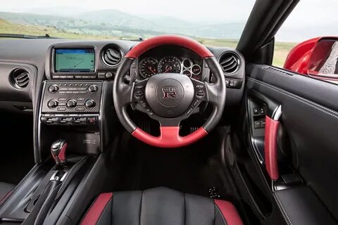 Nissan gtr салон