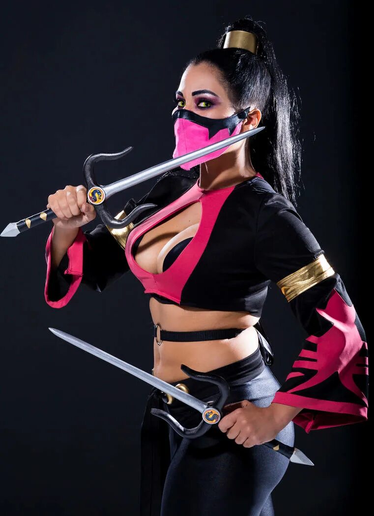 Девушки из мортал комбат. Китана и милена косплей. Девушки из мортал комбат. Милена мортал комбат. Милина стрингер.