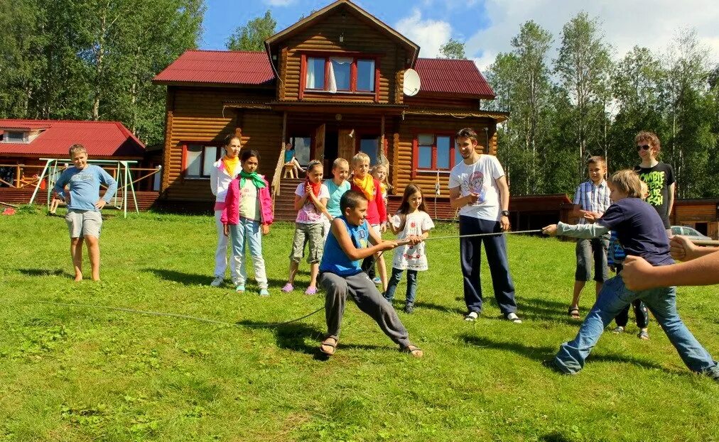 Включи camp. Тренинг в лагере. Шоу программа лагерь. Детский лагерь ночные дорожки. Ночной лагерь для детей 2023.