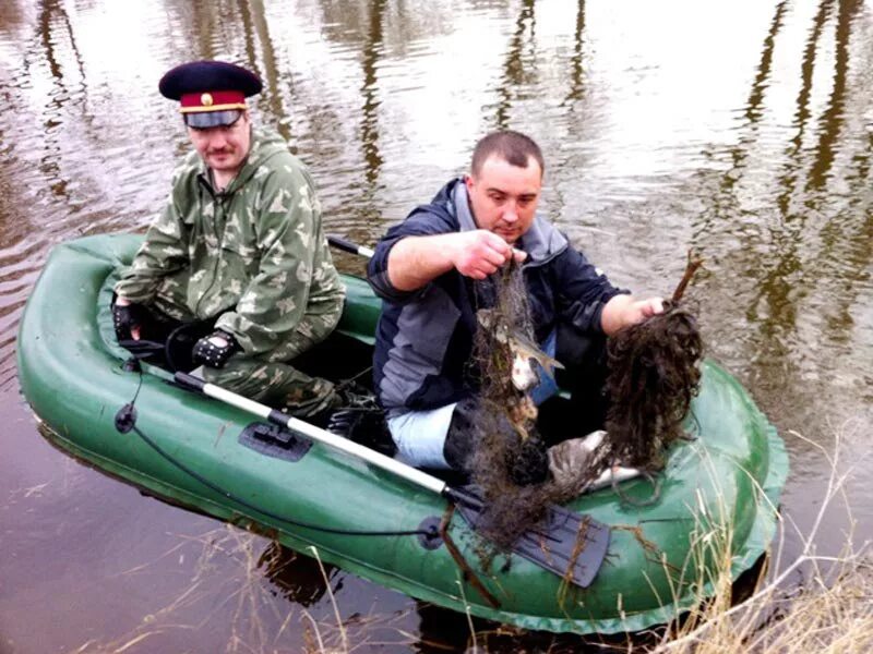 Запреты рыбалки с лодки. Рыбалка на сети весной. Даты запрета рыбалки с лодки. Когда можно ловить рыбу с лодки.