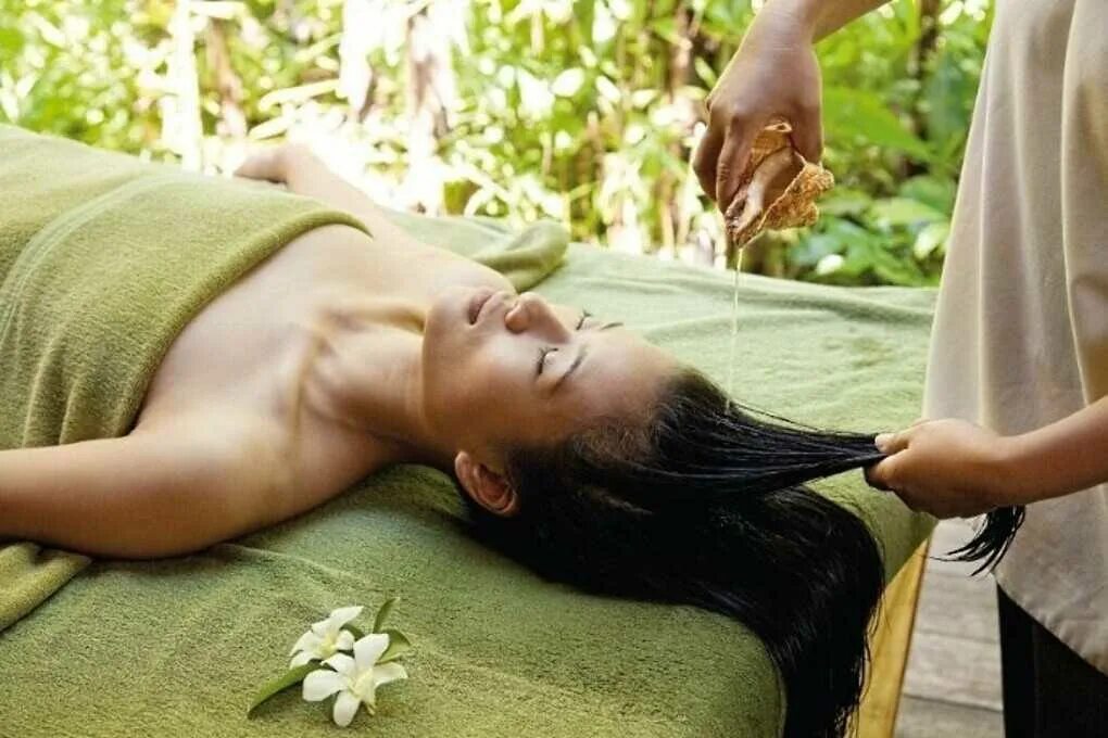 Sac spa. Спа для волос. Маска для волос в салоне. Sac spa. Мытье волос в салоне.