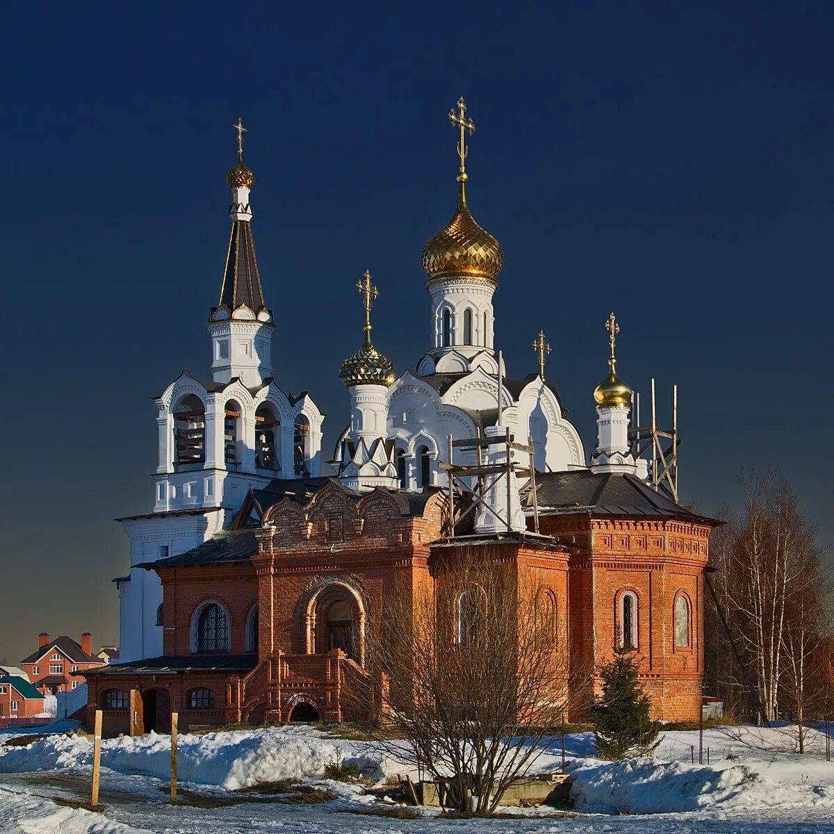 Поселок белоозерский воскресенского. Поселок белоозерский воскресенского. Поселок белоозерский воскресенского. Белоозерский храм всех святых. Поселок белоозерский.