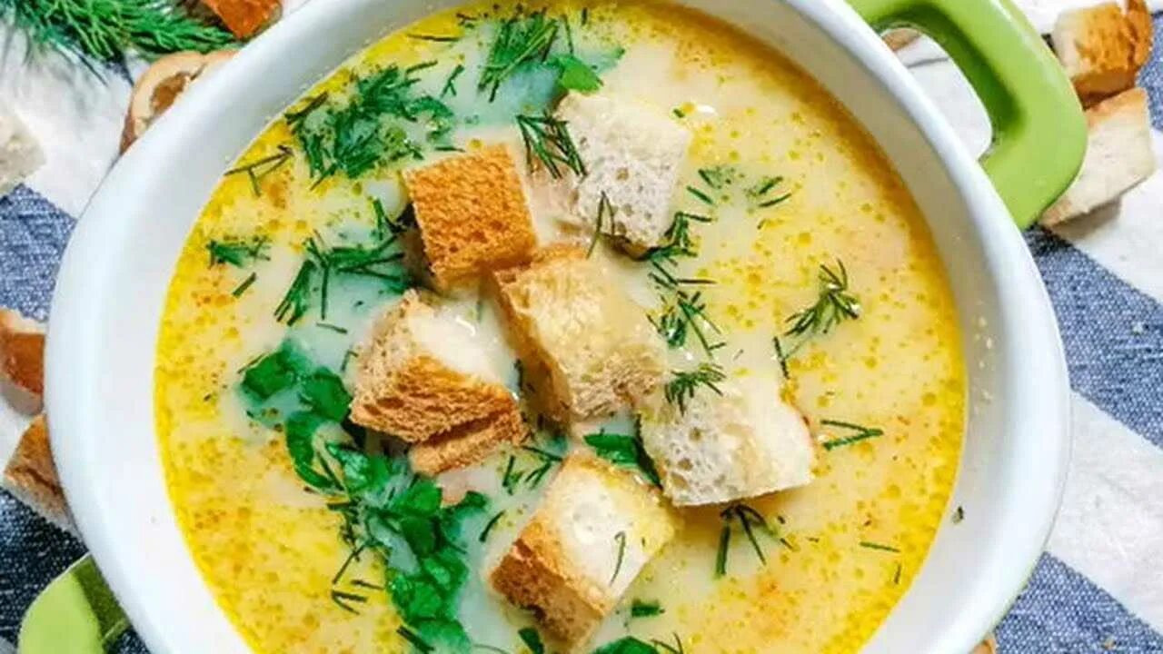 Суп из копченой курицы с плавленным сыром. Суп из копченой курицы с плавленным сыром