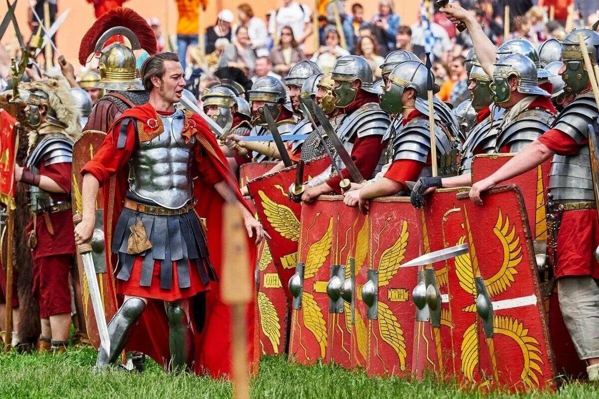 Римская армия в 1 веке. Римский легионер. Древний Рим римские Легионы. Римский Легион Центурия. Легионеры в древнем Риме.