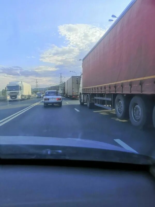 Ютуб приколы. Васильева и героев хасана. Опять пробка. Трамваи на киселевке смоленск. Пробки пермь героев хасана фото.