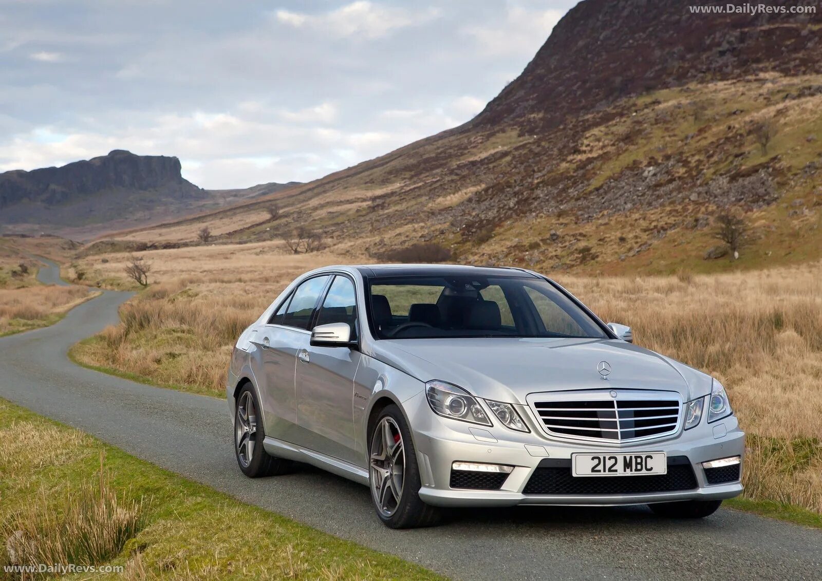 Купить б/у Mercedes-Benz C-Класс III (W204) Рестайлинг 180 BlueEFFICIENCY 1.8 AT