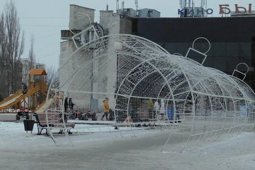 Кинотеатр быль оскол. Быль старый оскол 2025. арт резиденция новая быль старый оскол. старый оскол быль зима 2025. быль старый оскол зимой в 2000.