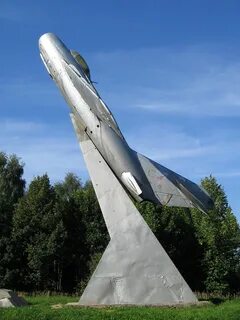 Памятники миг