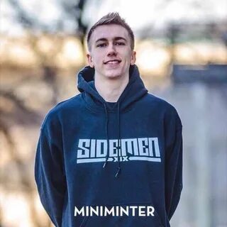 MINIMINTER Graphic sweatshirt, Sweatshirts, Hoodies.