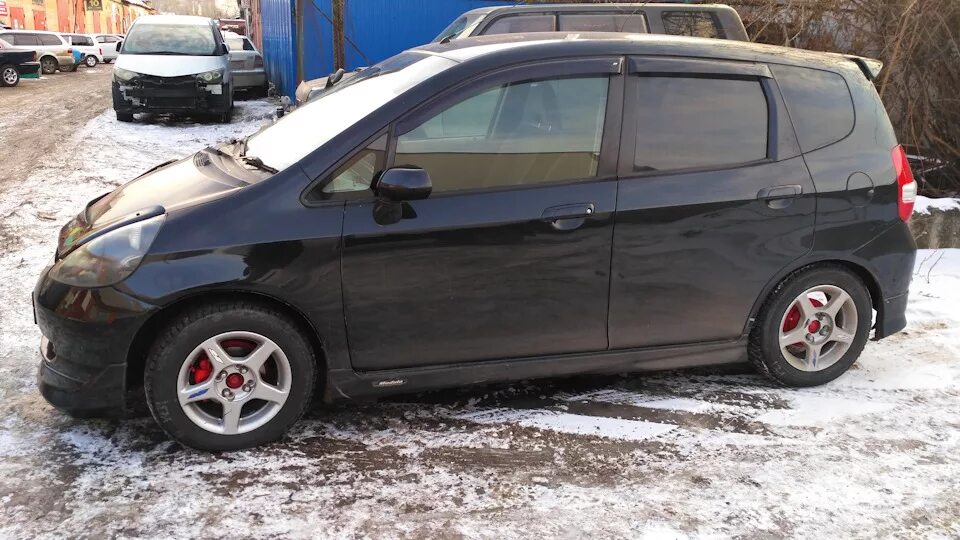 Дверь левая хонда фит. Honda Fit 2002. Проставки Хонда фит gd1. Хонда фит кузов gd1. Проставки Honda Fit gd1.