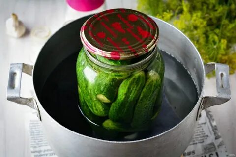 Мариновать огурцы в кастрюле