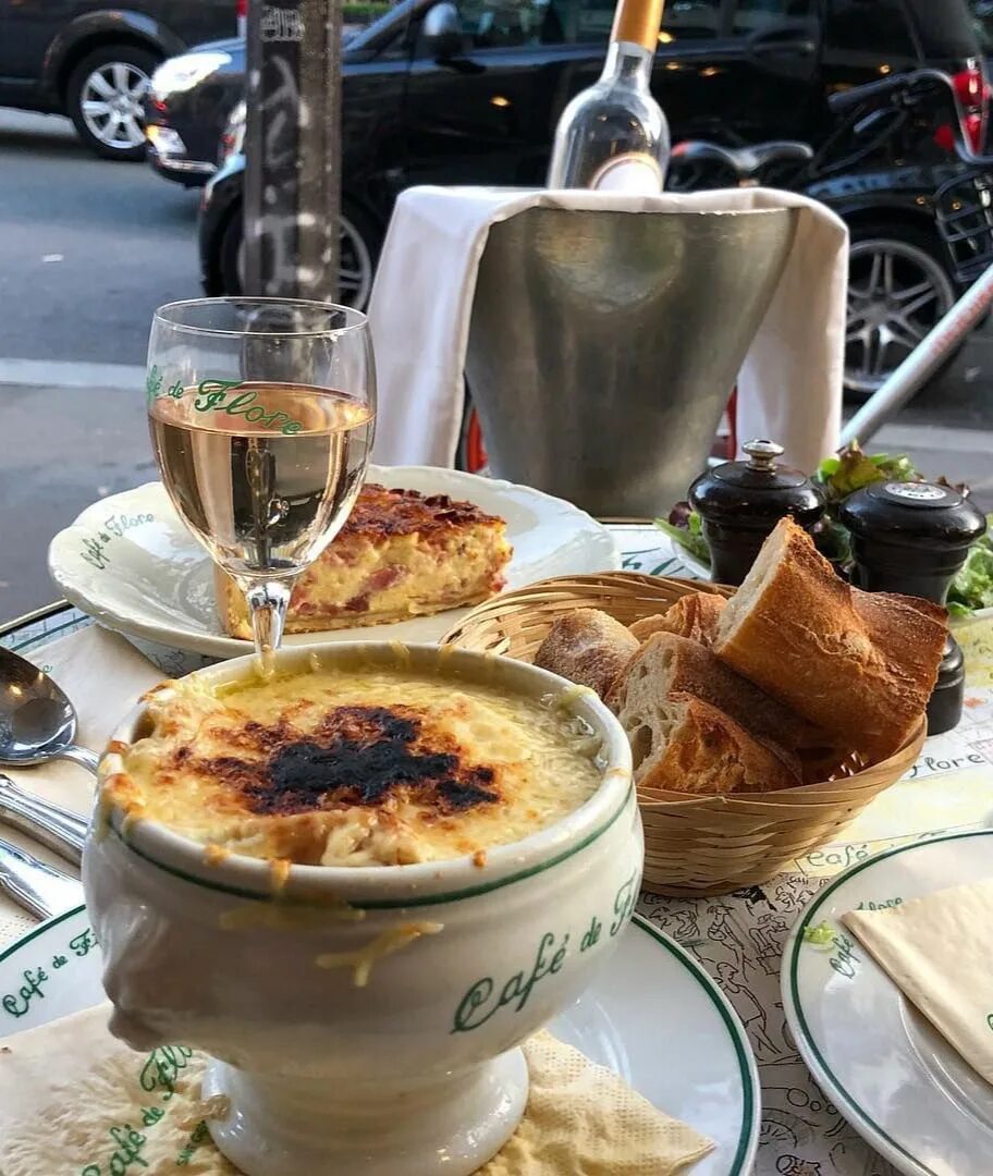 Французская кухня. Блюда Парижа. Французский обед. Париж еда. Самый вкусный кофейня