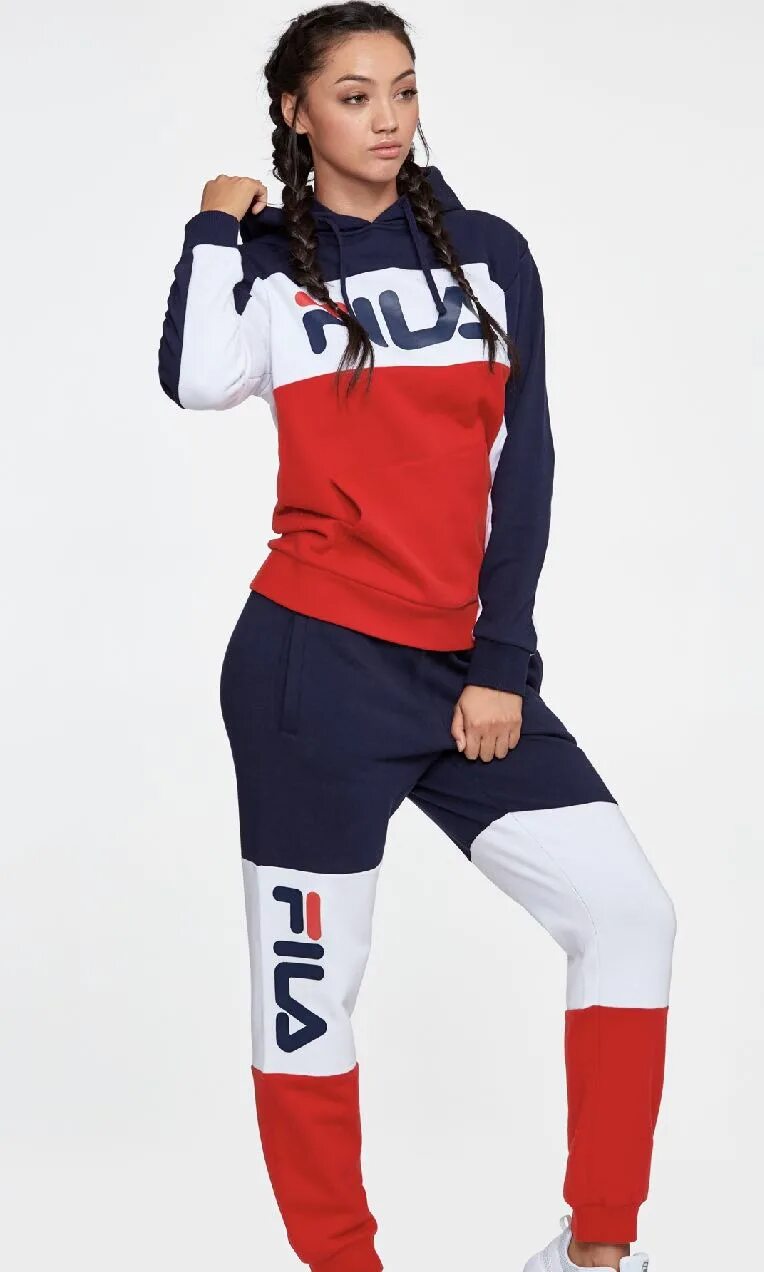 Fila спортивная одежда. Куртка fila мужская. Fila biella italia спортивный костюм мужской. Фила спортивная. Спортивный костюм мужской fila в спортмастере.