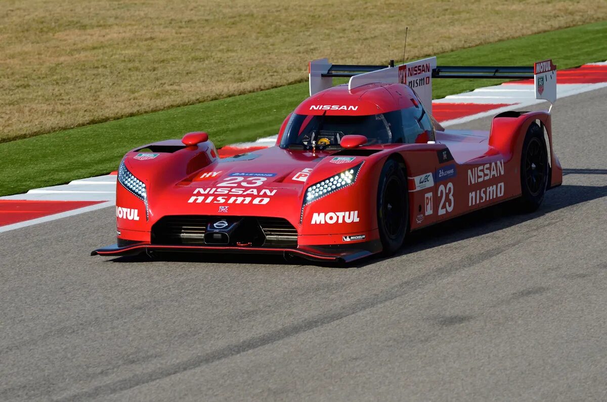 Mazda le mans rt-24. Acura imsa. Тойота тс 050 гибрид. Порше ле ман. Астон мартин гоночный.
