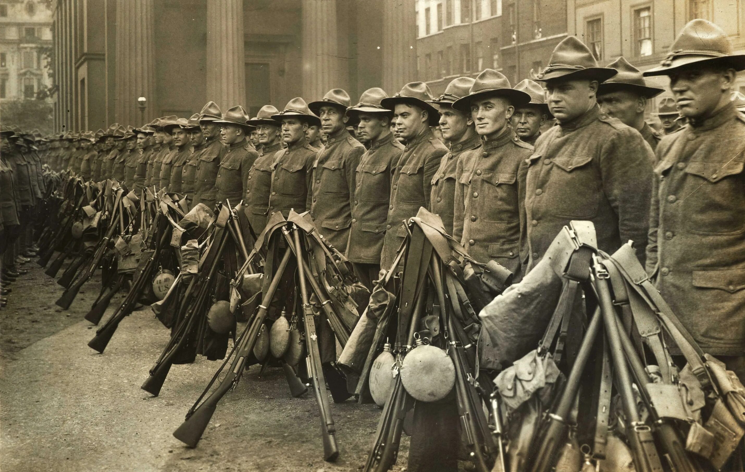 Во время первой мировой войны. Британский солдат ww1 1917. 1914 ПМВ.