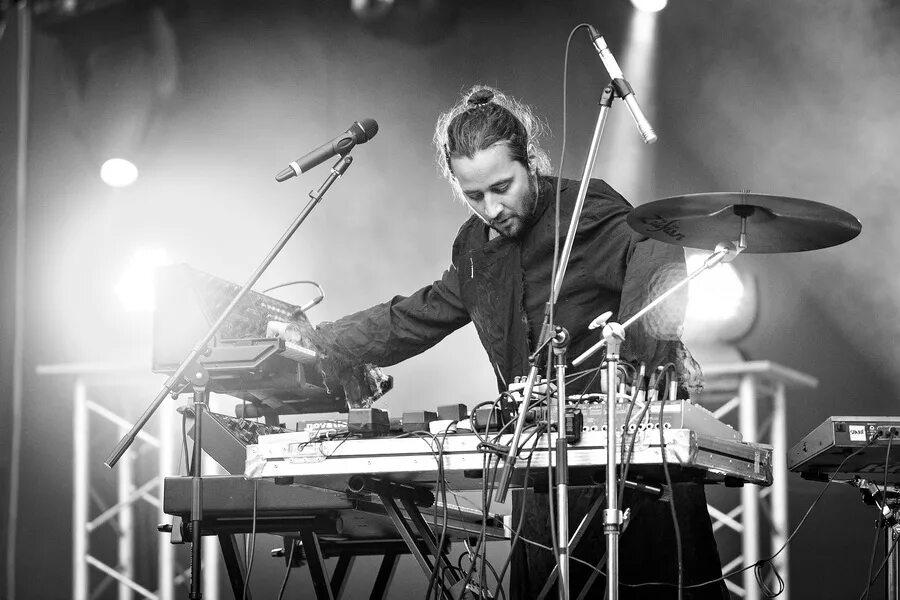 Royksopp вокалистка. Royksopp. группа röyksopp. Ray day. рюкзак coocazoo киндерли.