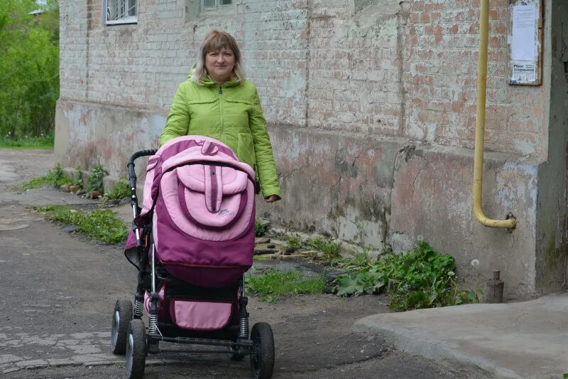 Сайт мам воронеж. Самая молодая мама в Воронежской области. Многодетная мама Семилуки. Фото многодетной матери из Воронежа.