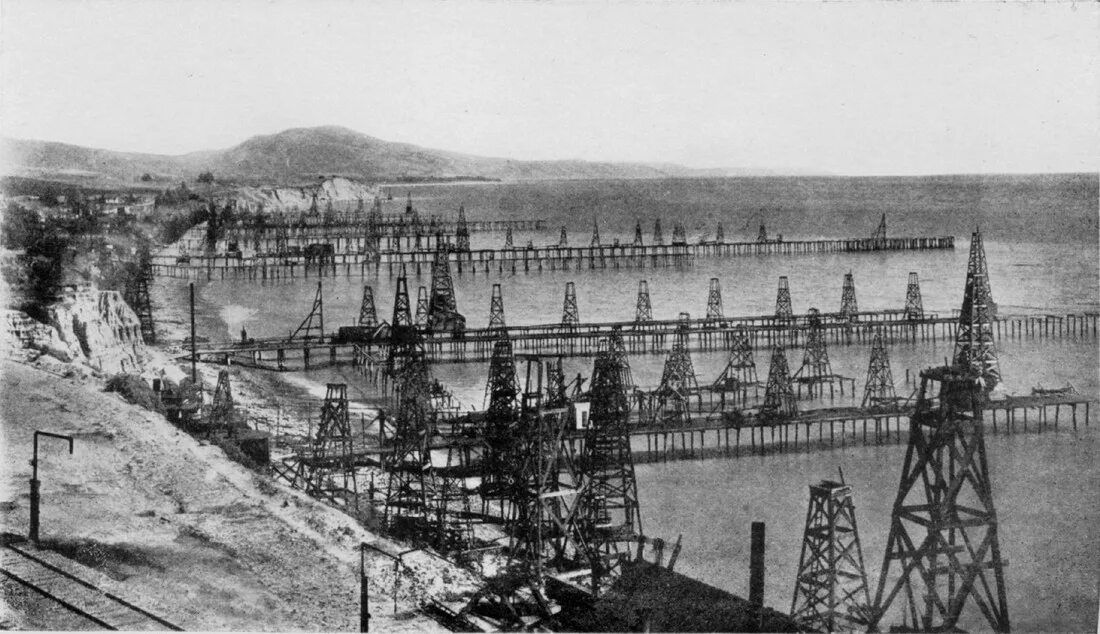 Нефтяные заводы в баку 19 век. Добыча нефти 19 век. Нефтяная 20. Нефтеперегонный завод 19 век. Лос анджелес нефтедобыча.